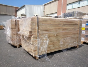 Pine lumber KD 100 mm x 300 mm x 6 m