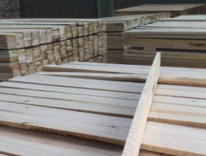 Pallet planks in stock_1