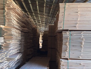 Pine lumber KD 21 mm x 122 mm x 3.9 m