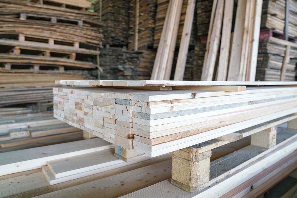 Sawmill curtailments bring flat lumber prices in North America