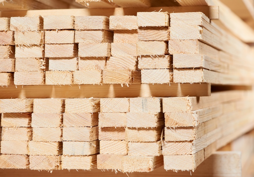 North American softwood lumber prices surpass levels of the same week last year