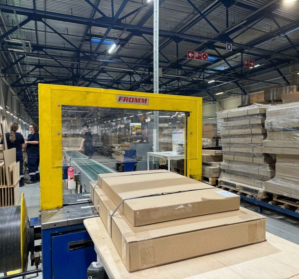 «Лузалес-Тихвин» ввела в эксплуатацию стреппинг-машину