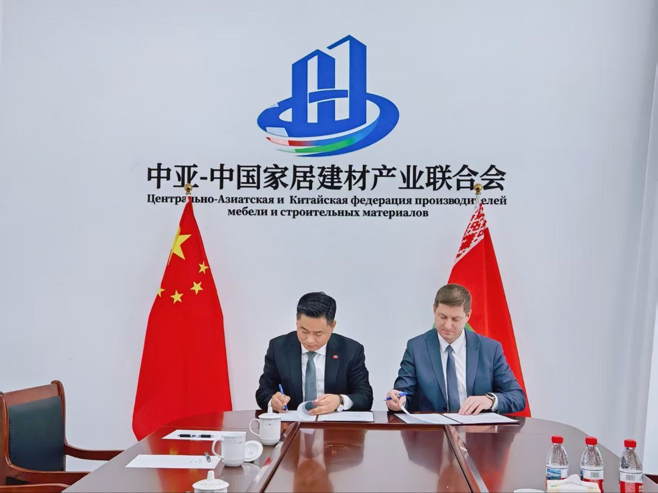«Беллесбумпром» подписал меморандум с Китайской торговой палатой мебели и декора