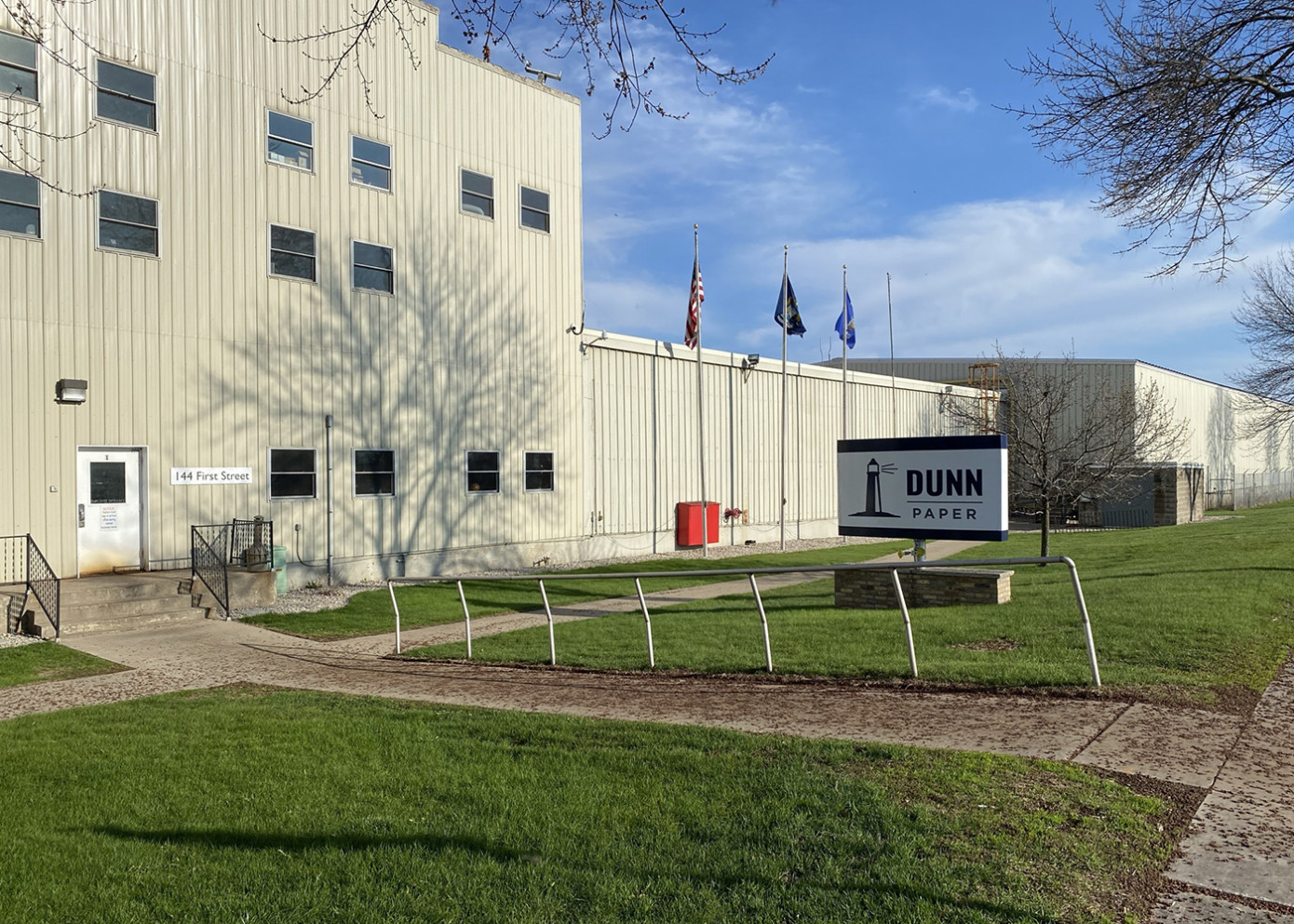 Dunn Paper закрывает завод на Среднем Западе США