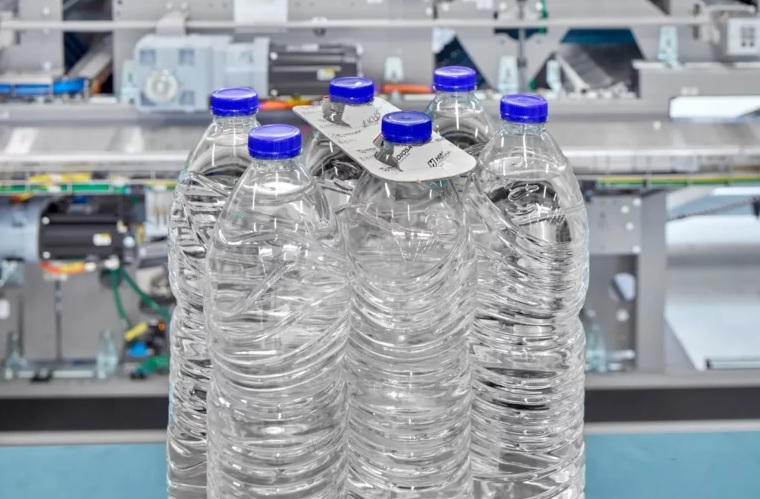 Hinojosa and KHS Group launch cardboard packaging system to transport bottles