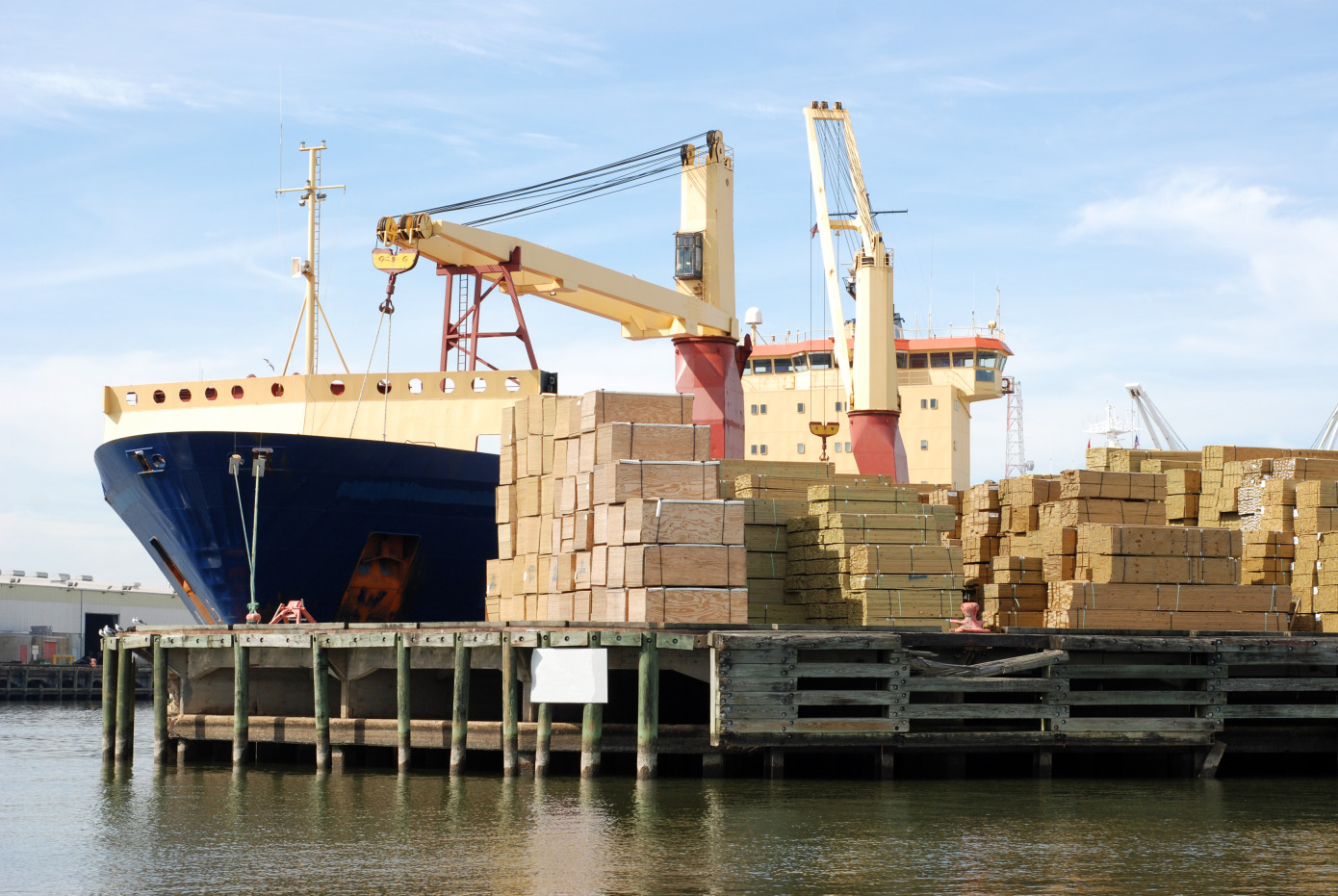 Exports of lumber from European Union to Morocco increase 38% in March