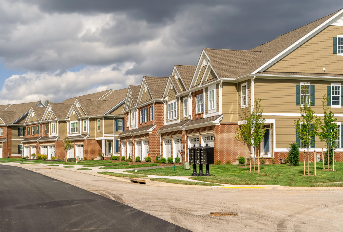 Spring home sales stumble as buyers face high costs and economic uncertainty