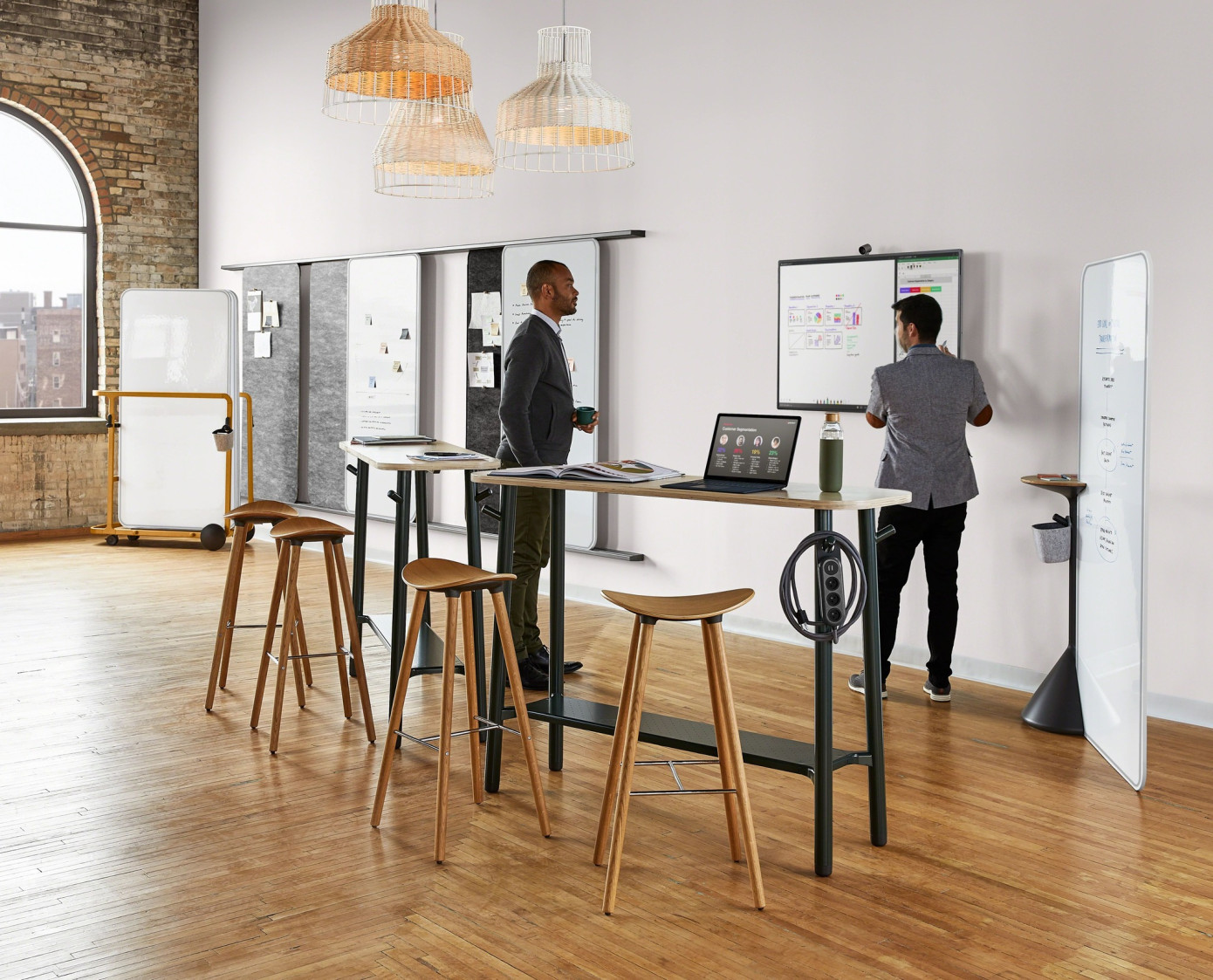 Steelcase сокращает 180 рабочих мест