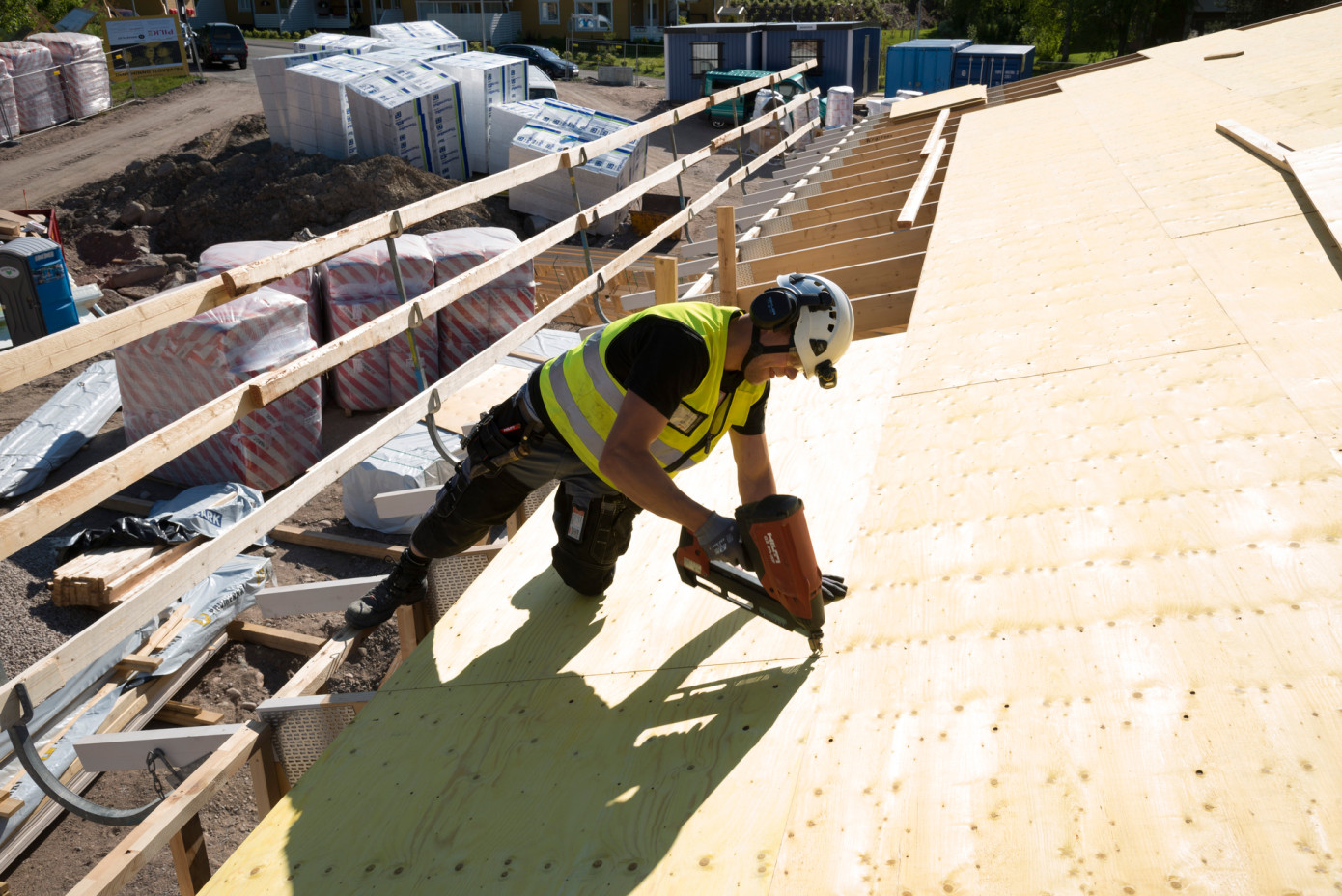 UPM Plywood mills in Finland resume operations as company strikes agreement with Industrial Union