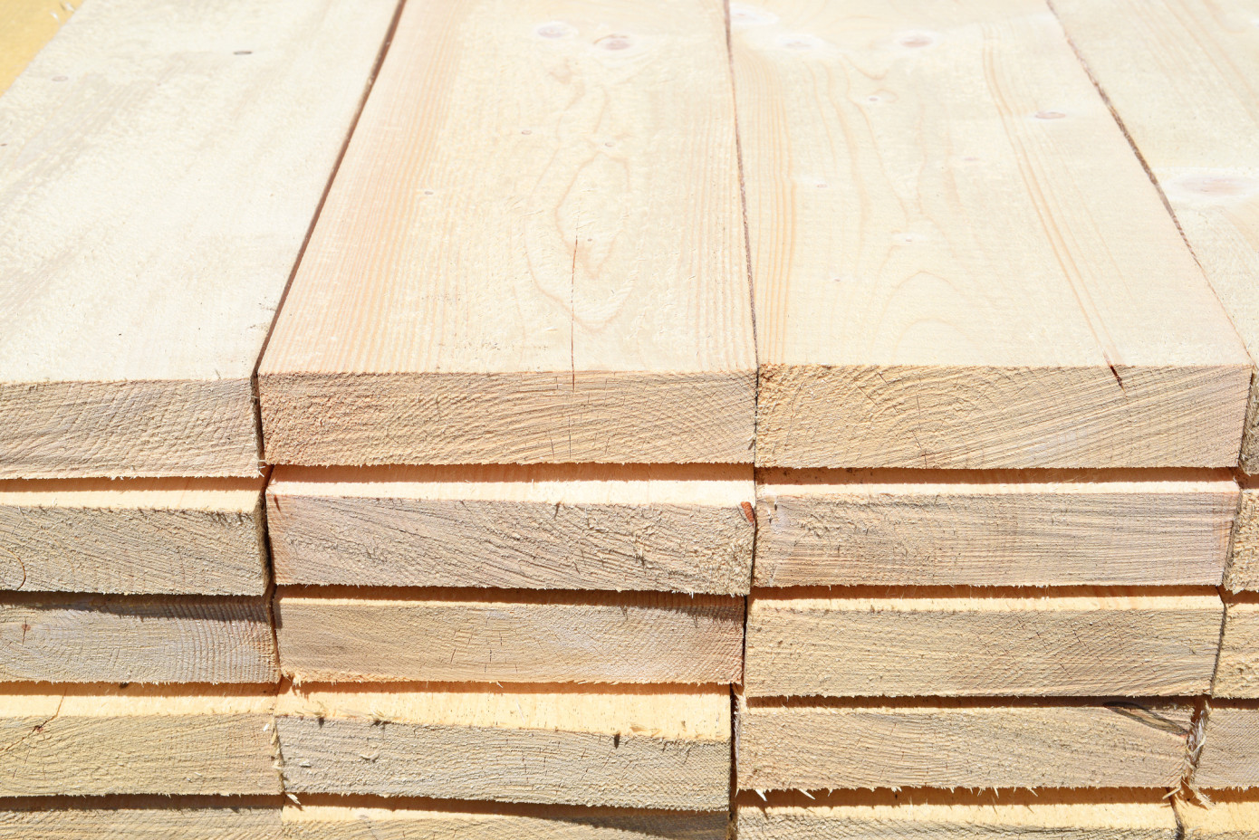 In April, price for softwood lumber imported to China rises 4%