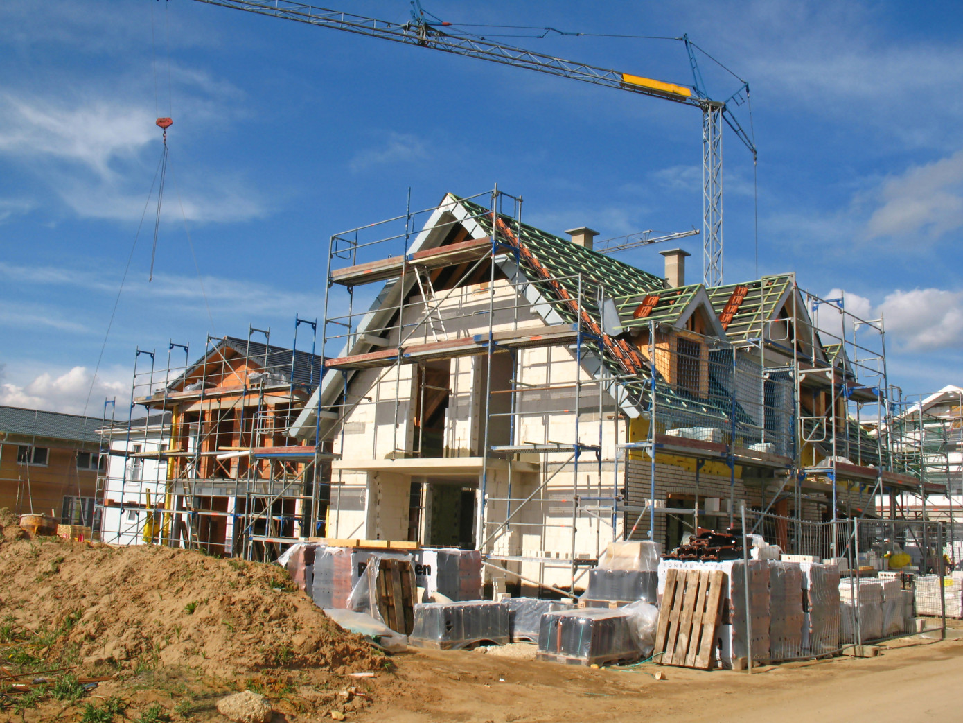 New home sales in U.S. rise 11% in April 2025 to 743,000 units