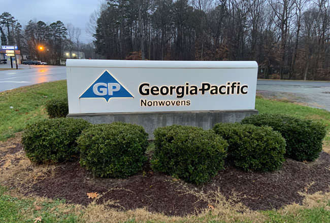 Georgia-Pacific продаст подразделение по производству нетканых материалов