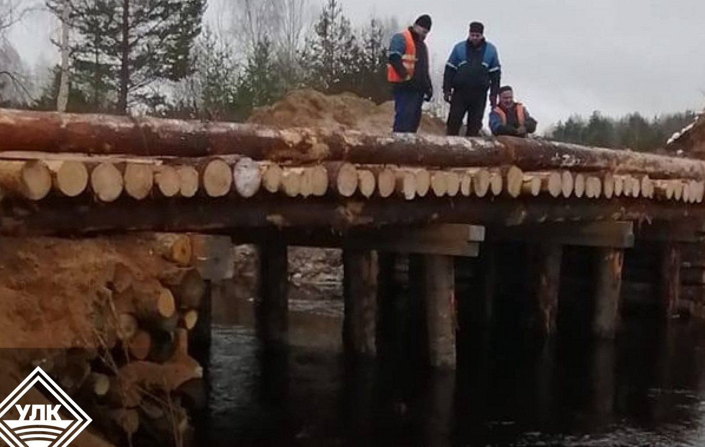 Вельский леспромхоз продолжает строительство деревянных мостов