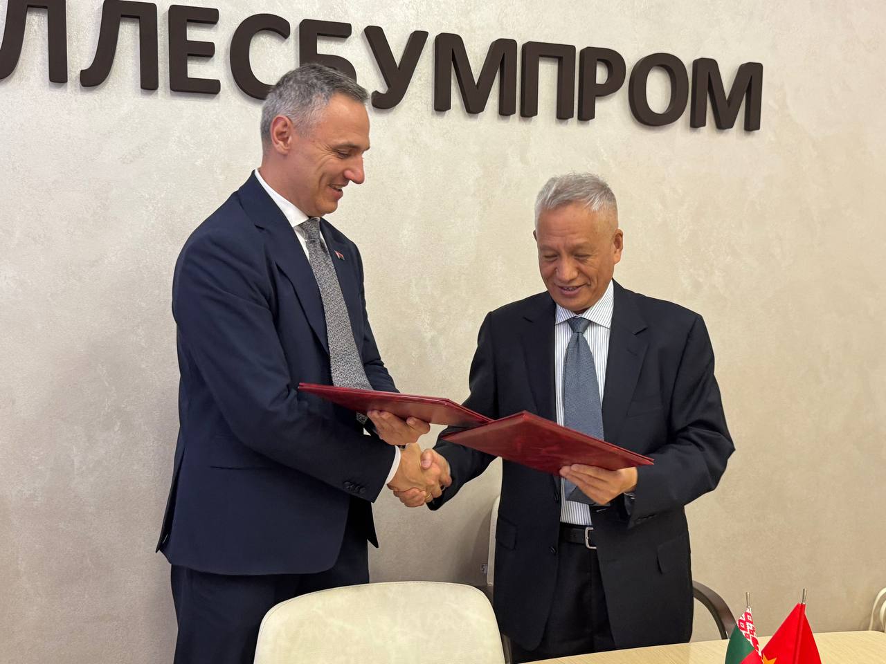 «Беллесбумпром» и Китайская ассоциация по обороту древесины и лесопромышленной продукции расширяют сотрудничество