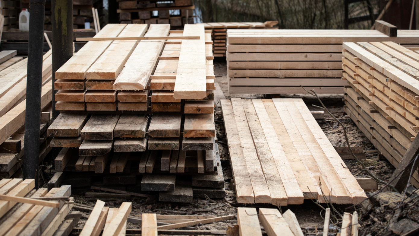 In February, price for lumber exported from Lithuania slips 3%