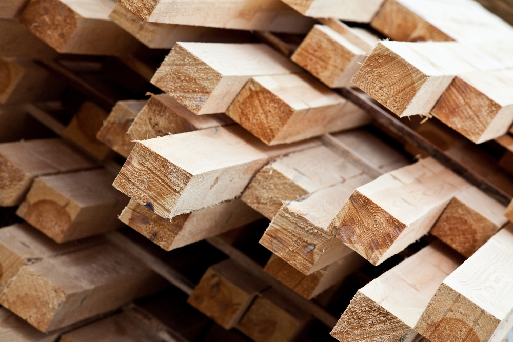 Canadian lumber production down 10.2% in March