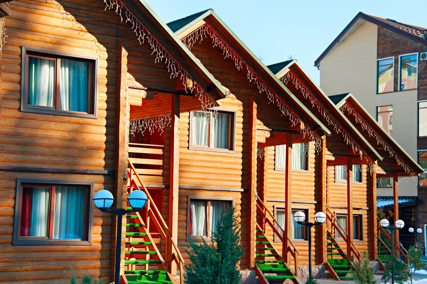 Mortgage rates experience further decline, reaching 7.22%