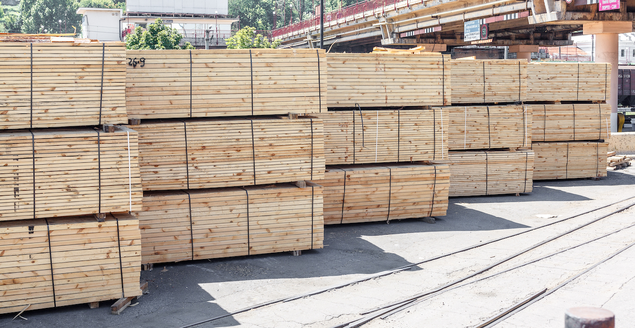 Russia’s exports of lumber to China fall 19% in May