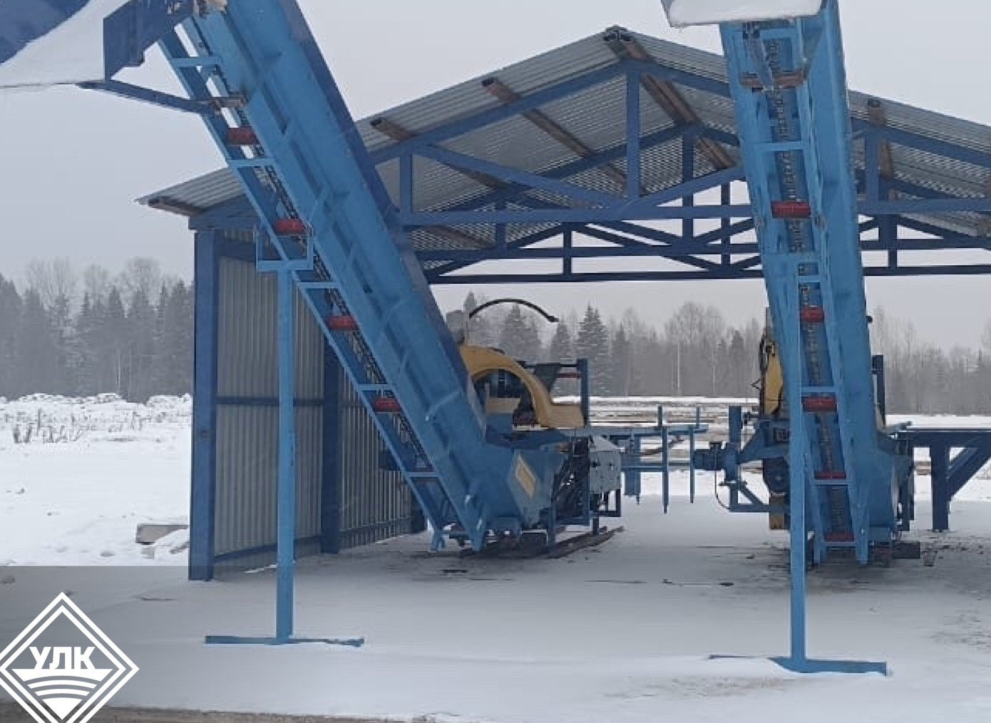 Устьянский леспромхоз устанавливает оборудование для колки дров