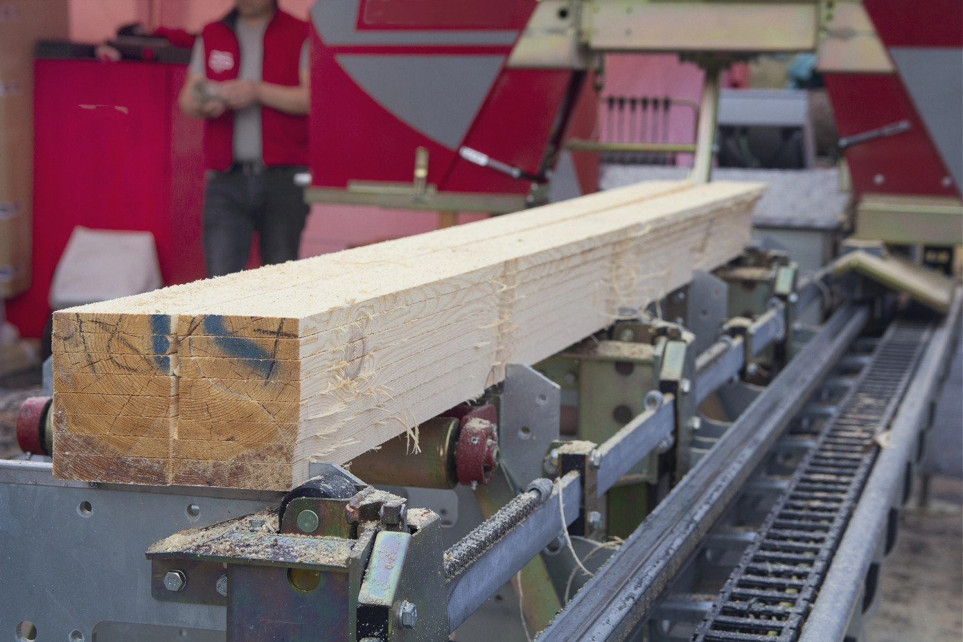 Japan’s sawmill production jumps 5.4% in October