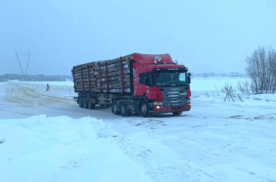 Группа «УЛК» начала эксплуатацию ледовой переправы в Архангельской обл.