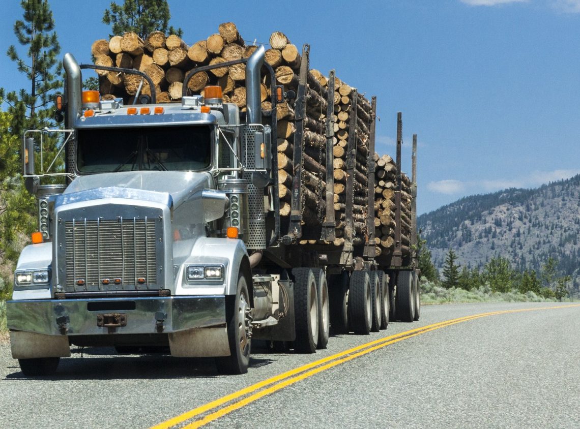 Electronic logging devices expected to become mandatory next year in Canada