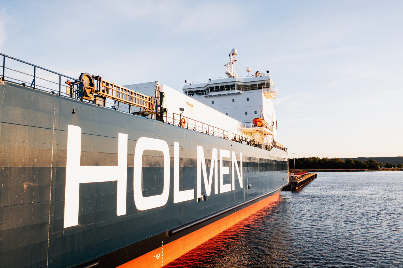 Holmen наращивает продажи