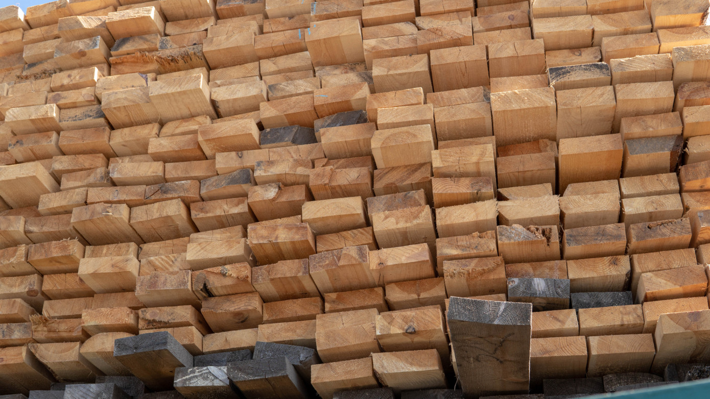 In July, average price for U.S. export hardwood lumber adds 0.7%