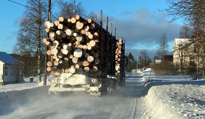 SCA testing geofencing to promote safe timber transport in Northern Sweden
