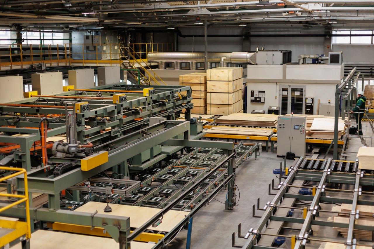 CEO of Sveza, Russia"s largest plywood manufacturer, steps down from company
