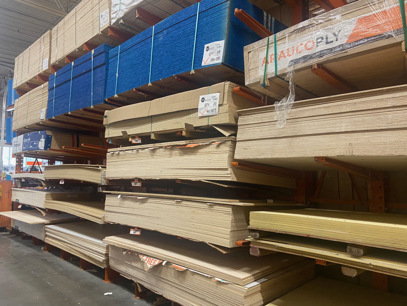 Home Depot Q2 same-store sales rise 1% as shoppers shift to smaller projects
