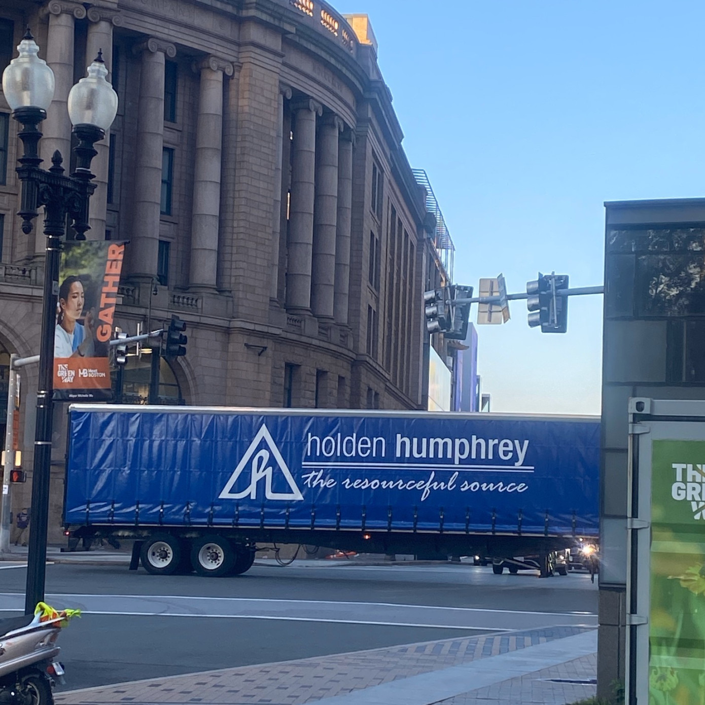 Boise Cascade завершила поглощение Holden Humphrey