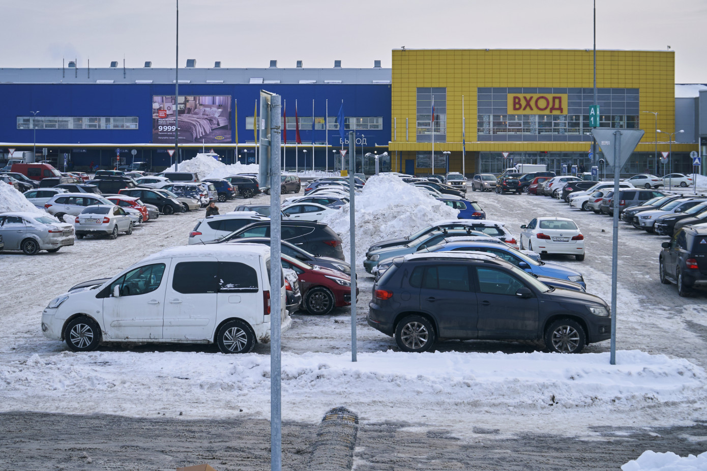 IKEA affiliate in Russia faces asset seizure amid tax dispute