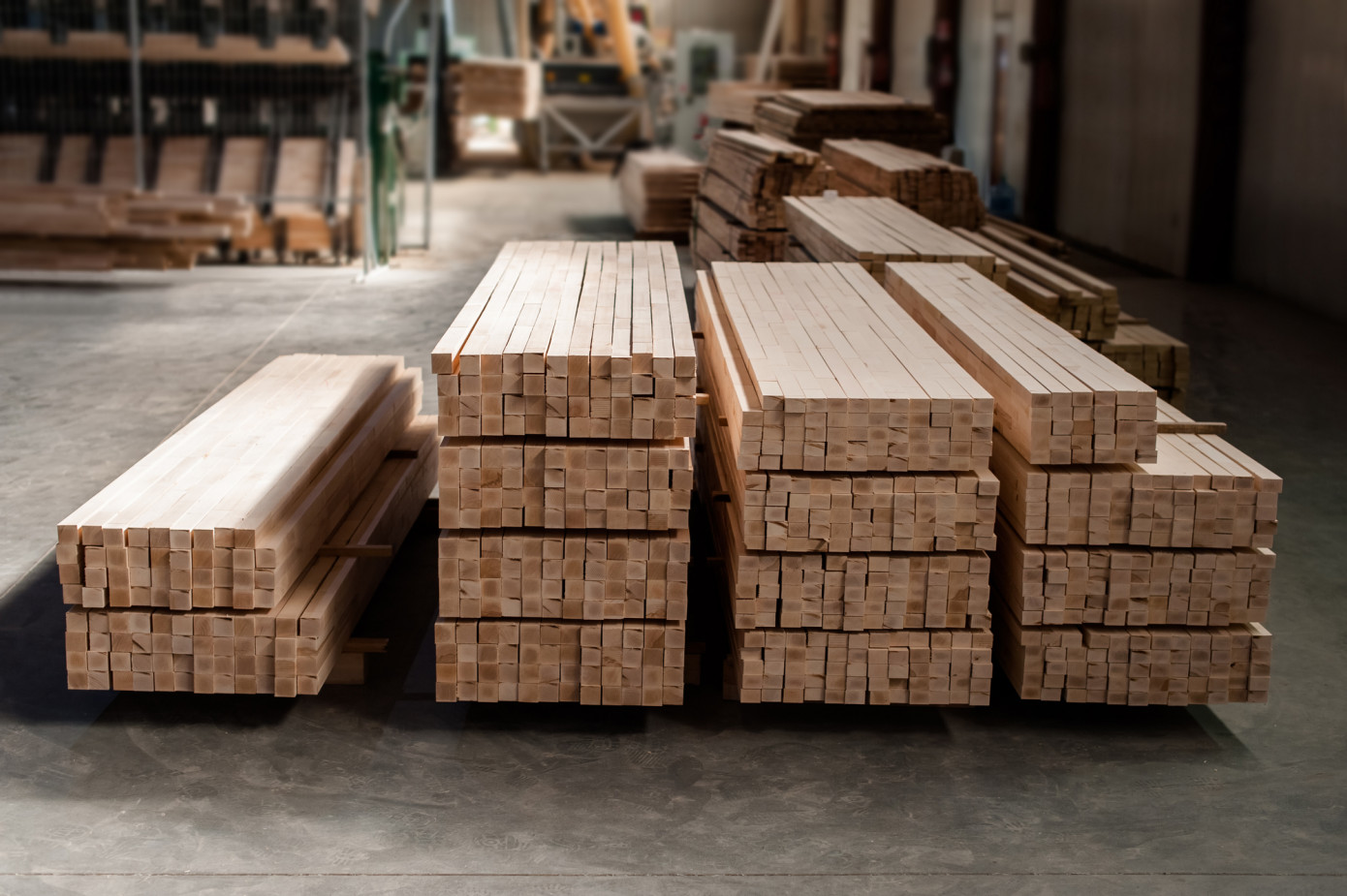 In 2021, UK imports of lumber decline 21% as price jumps 142%