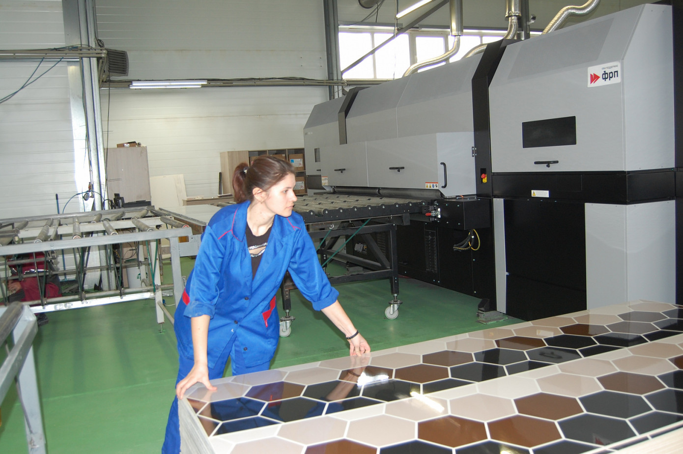 Компания «Акватон» ввела в эксплуатацию линию по производству мебельных панелей с цифровой печатью