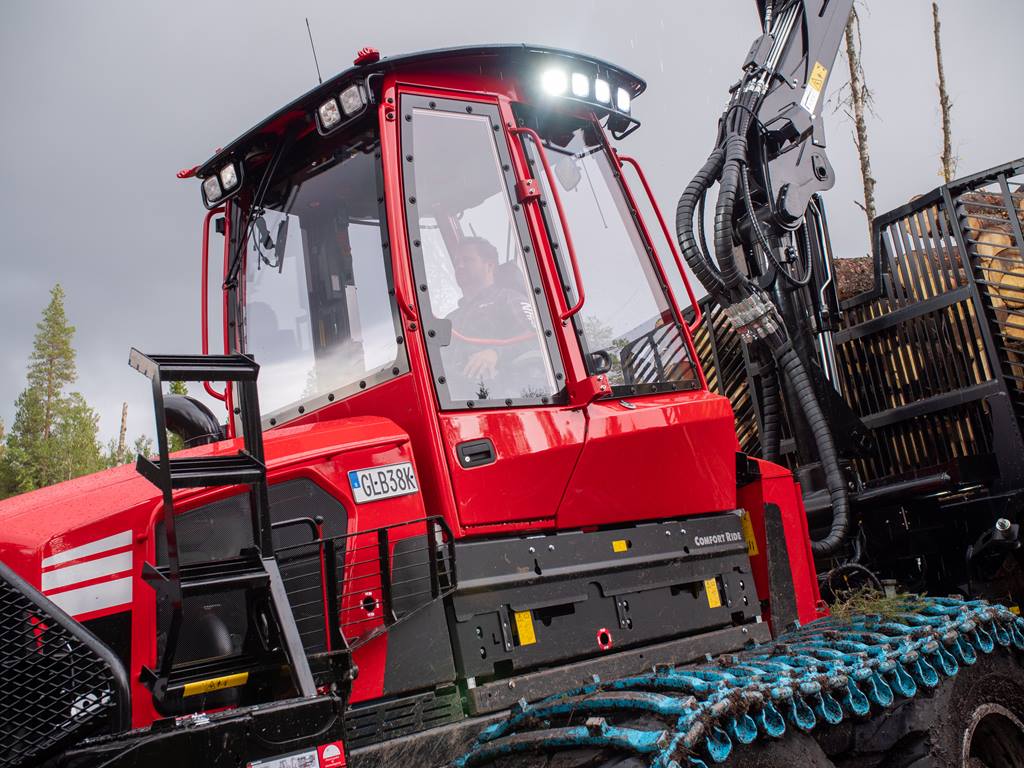 Komatsu Forest introduces the next generation of Komatsu Comfort Ride