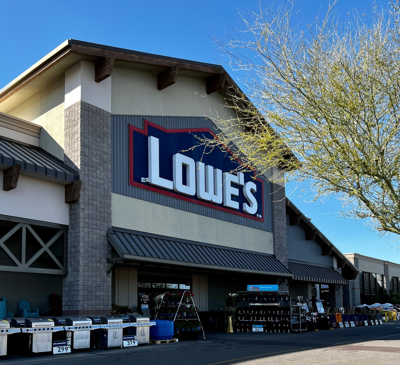 В 1 кв. 2023 г. продажи Lowe’s снизились на 4,3%