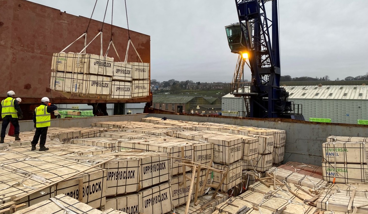Dundee Port receives plywood shipment from China