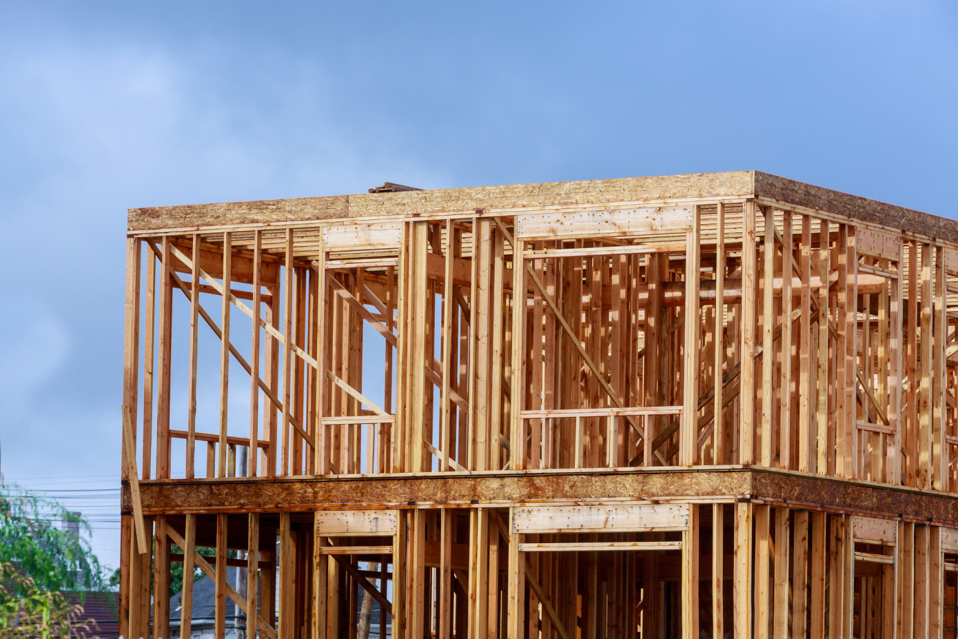 U.S. construction spending rises in June
