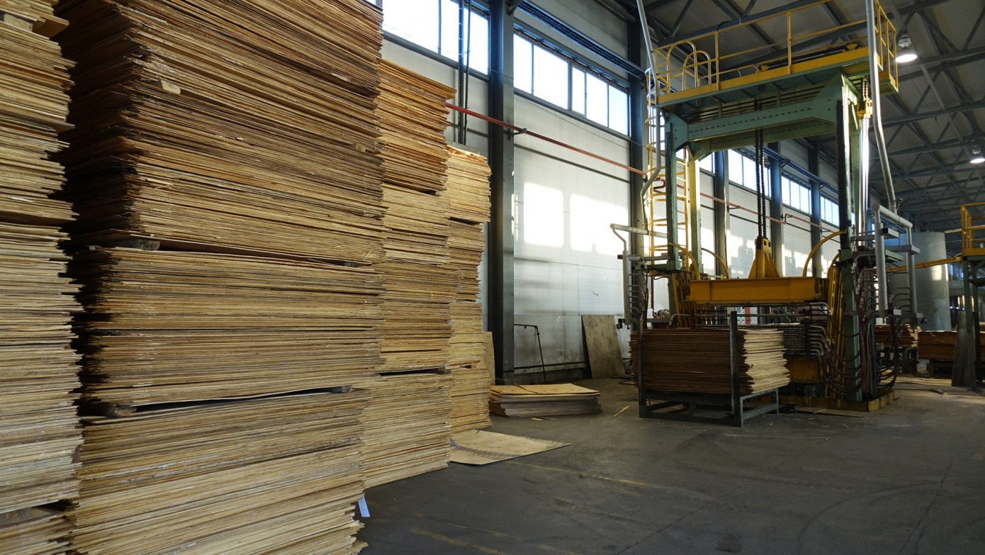 Plywood exports from Russia to China triple in March