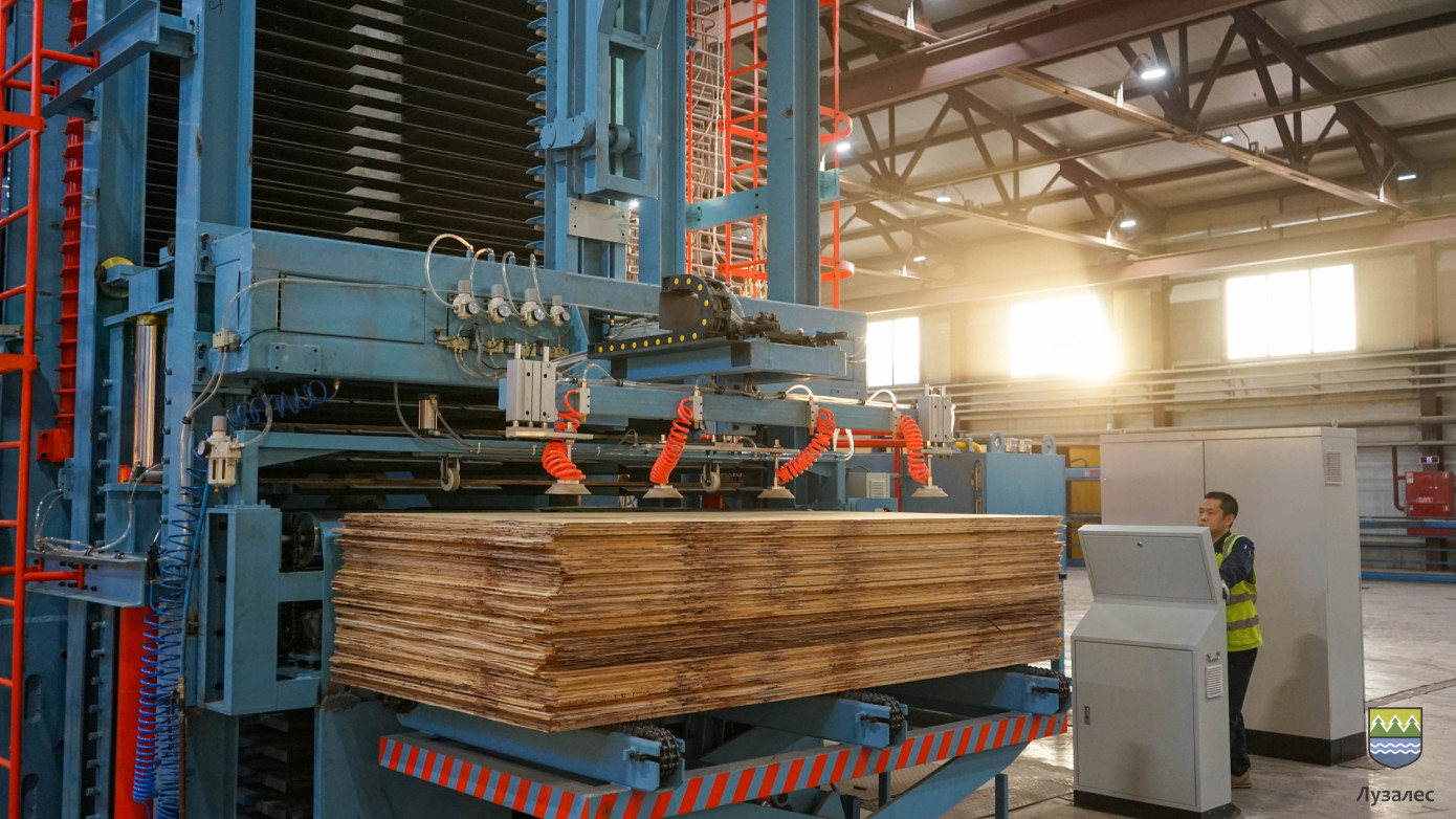 «Лузалес» организовала производство фанеры