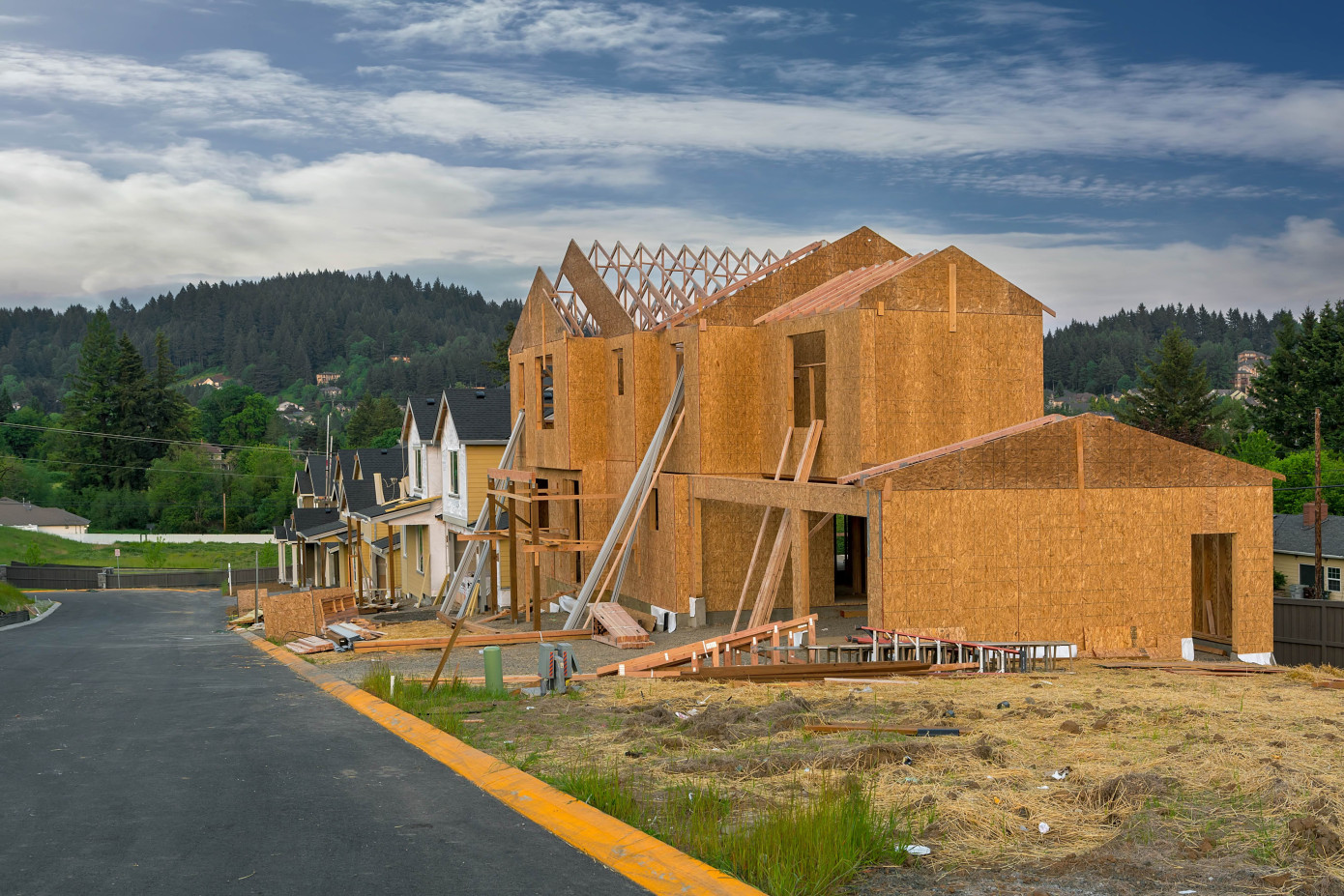 U.S. mortgage rates decrease to lowest level since May