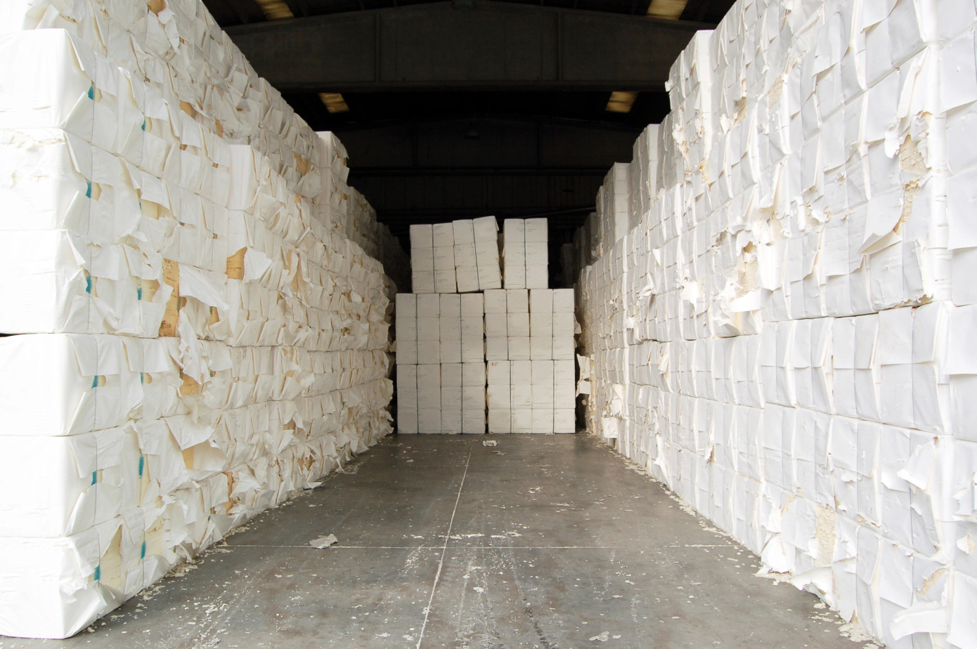 Imports of bleached hardwood kraft pulp to China expand 26% in August