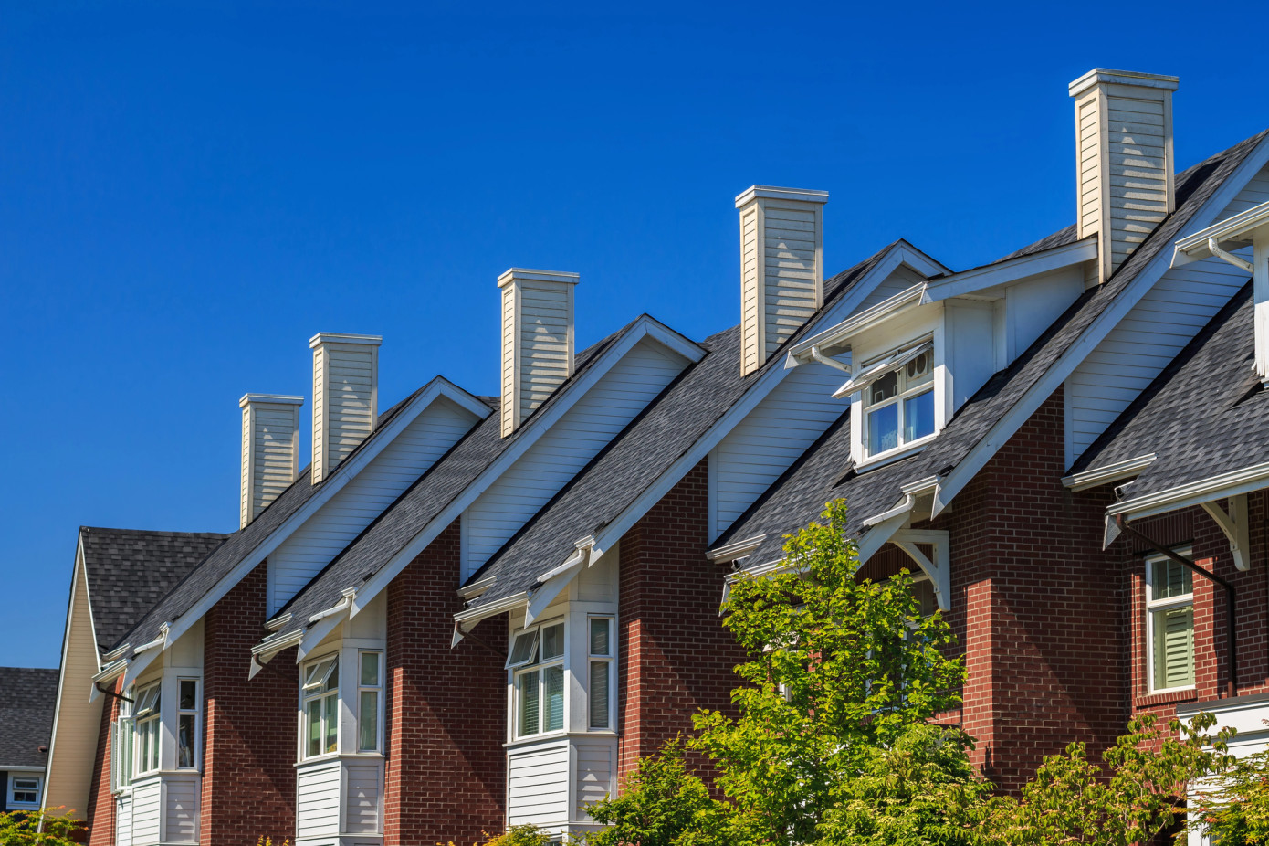 30-year mortgage rate falls to 6.89% as of February 6