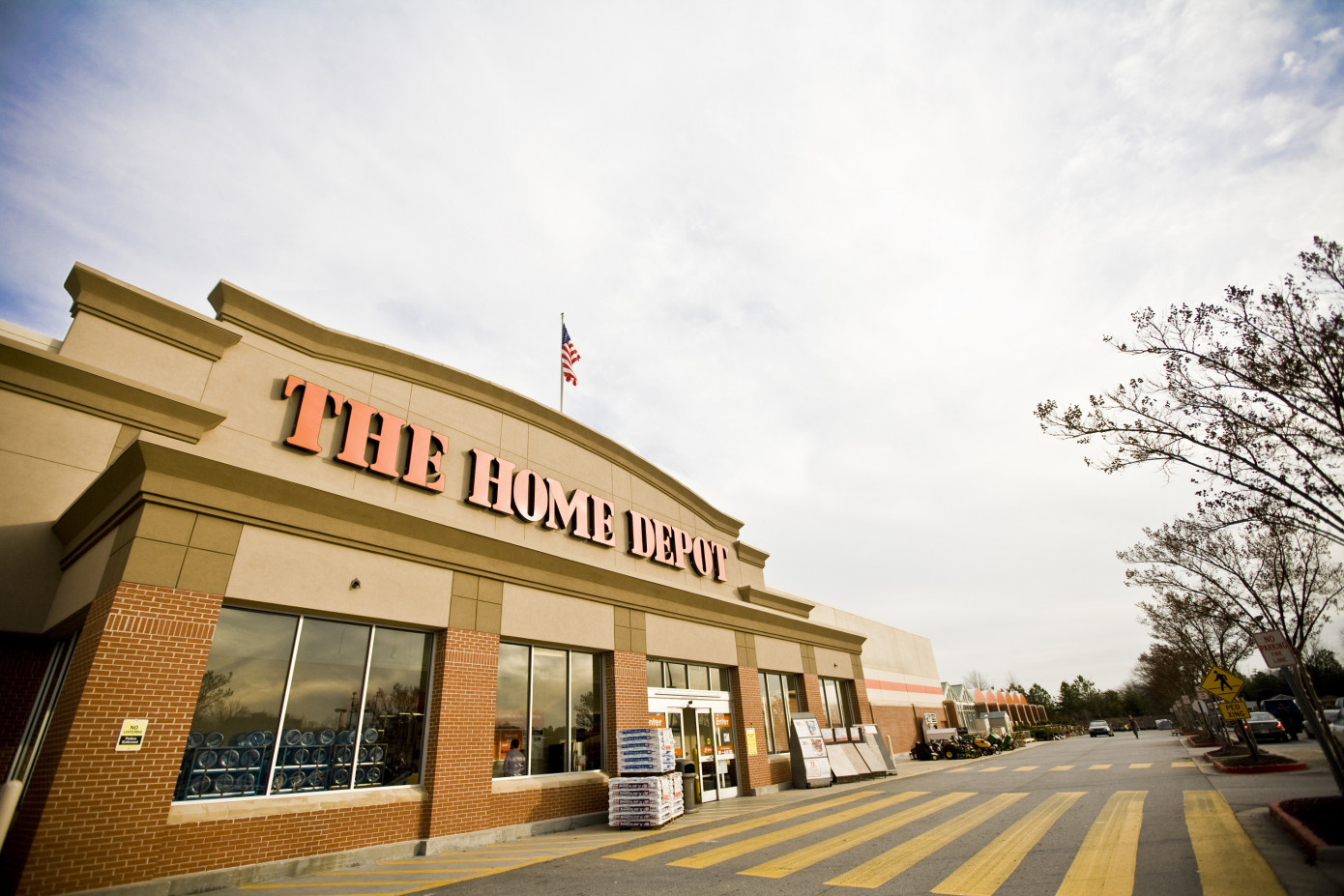 Home Depot expands into professional market with $18 billion acquisition