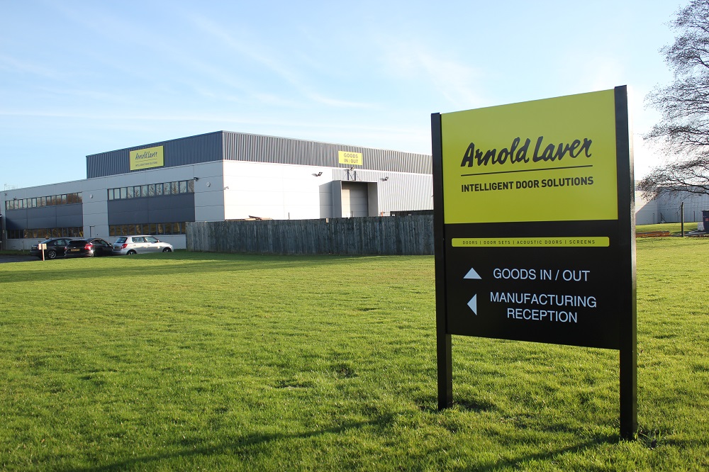 Arnold Laver открыла завод по производству дверей в Великобритании