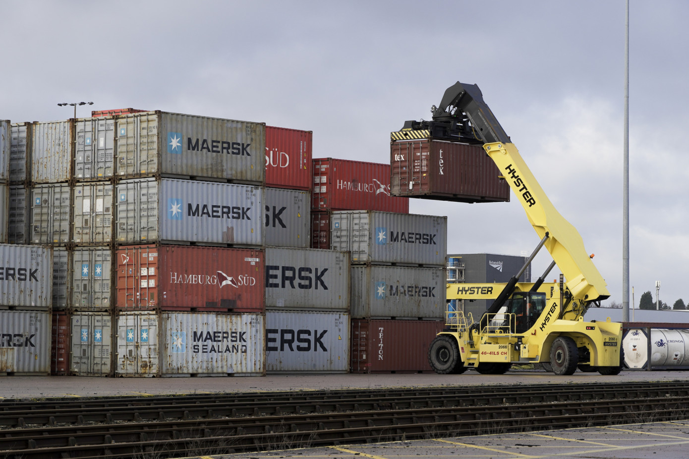 Maersk to buy Hong Kong-based LF Logistics for $3.6 billion