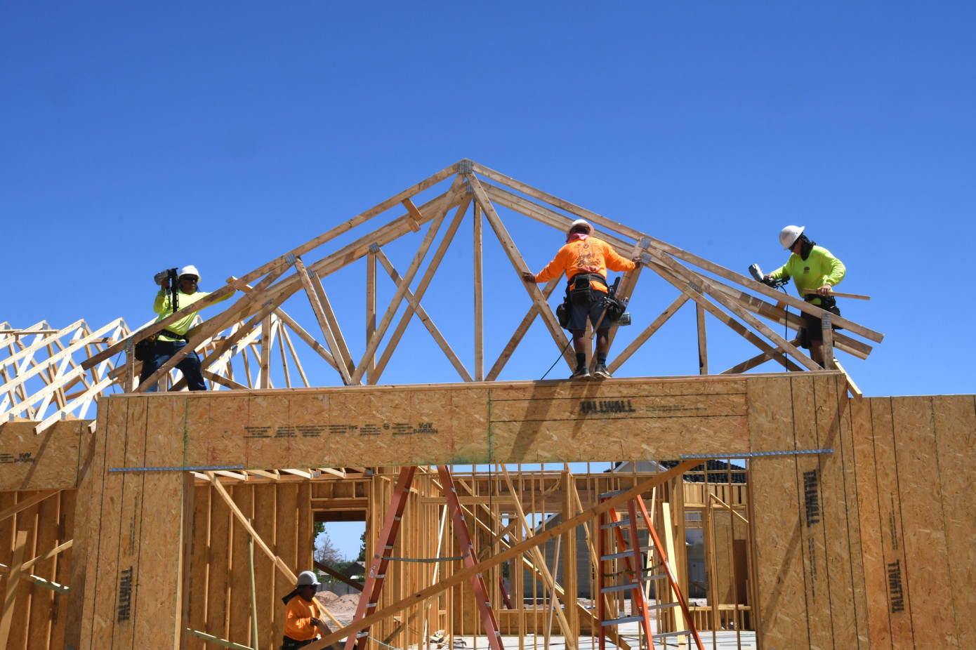 U.S. construction spending reaches $2.15 trillion in November 2024, up 3% year-on-year