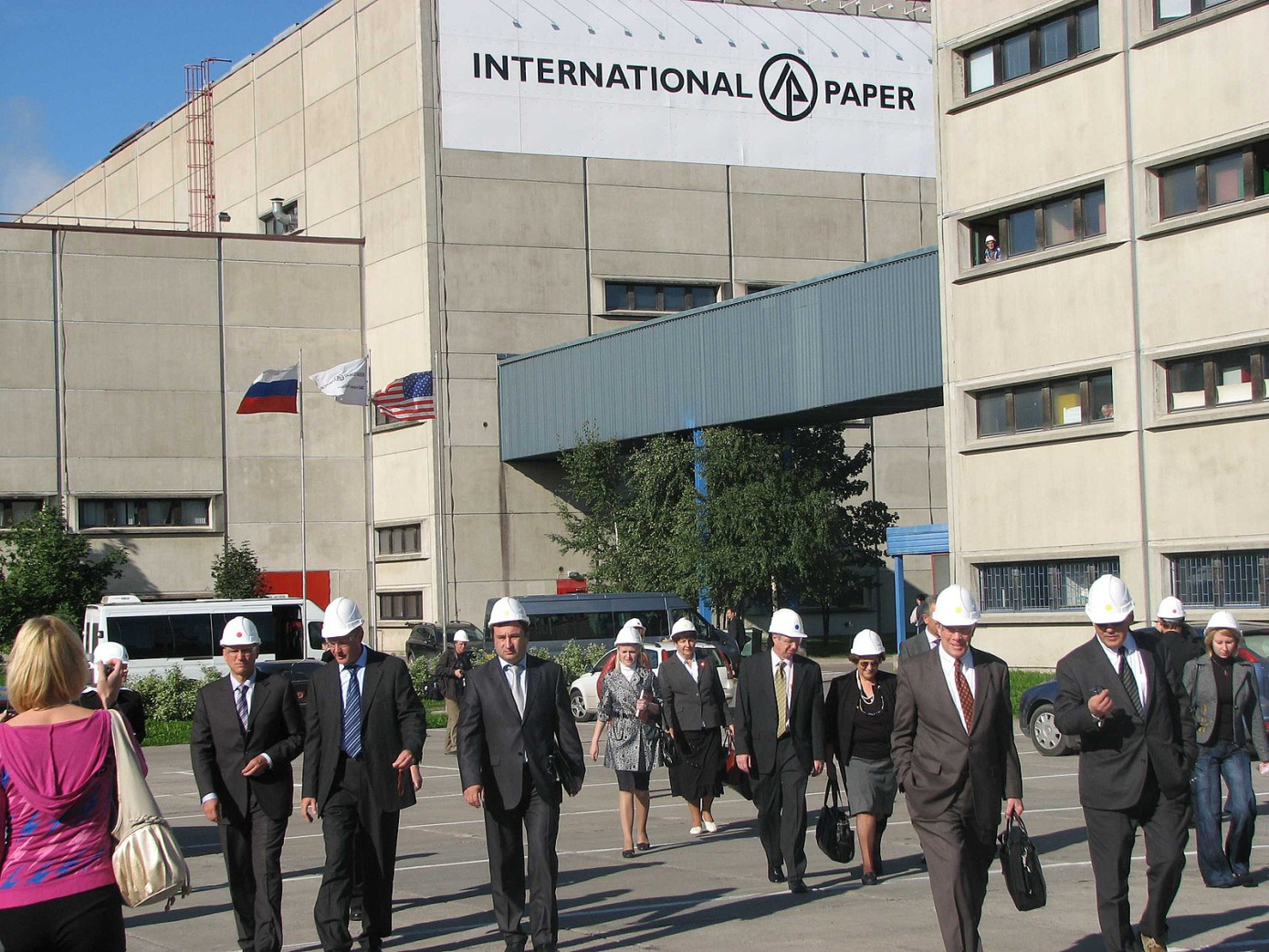 International Paper completes sale of ownership interest in Ilim Joint Venture in Russia