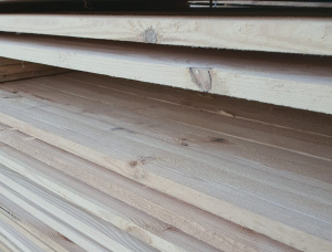 23 mm x 96 mm x 1200 mm KD R/S Heat Treated Siberian Pine Lumber